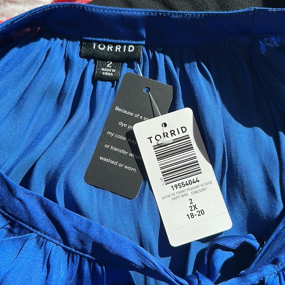 New, Unworn Torrid - Satin Tie Front Peasant Blouse - Picture 9 of 10
